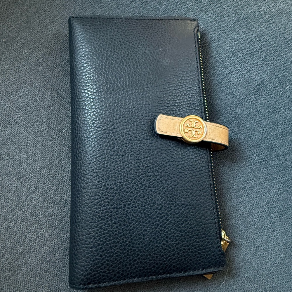 Tory Burch Black Leather Wallet with Gold Clasp